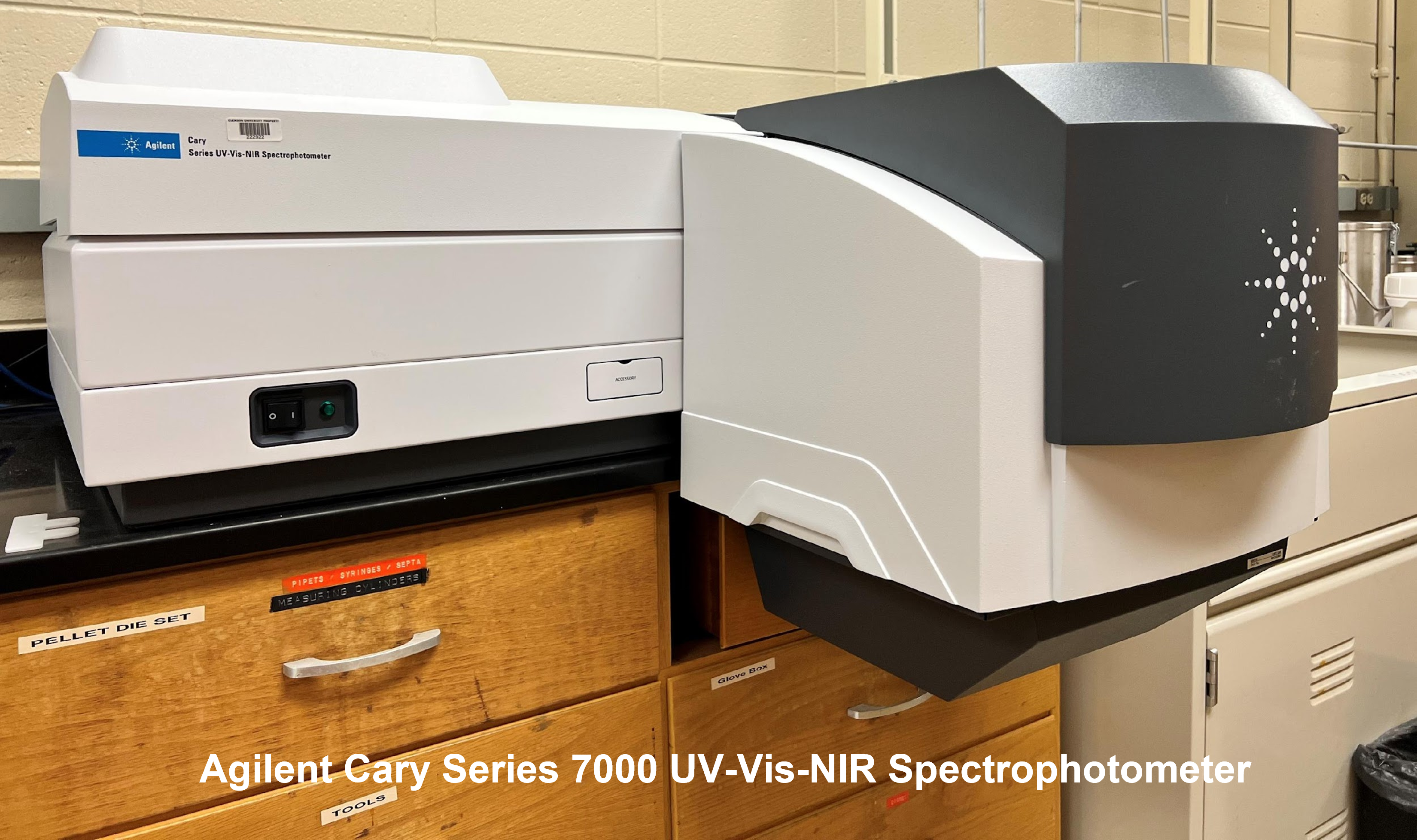 UV Vis NIR spectrometer 1